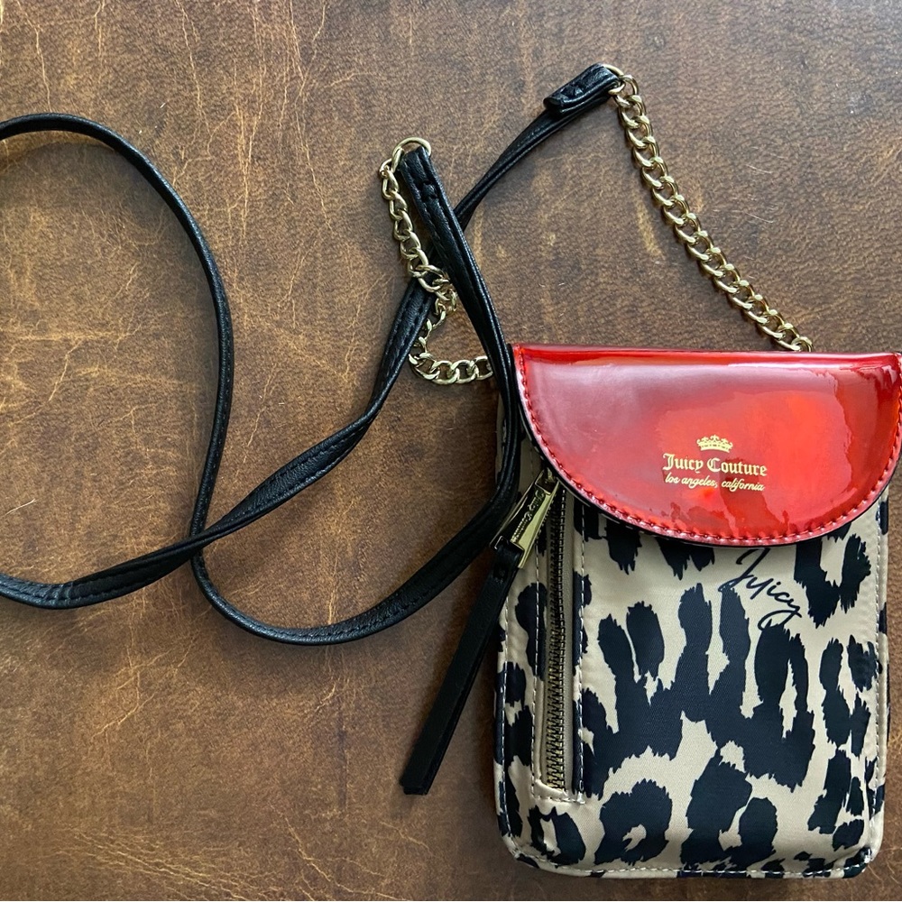 Juicy Couture Crossbody Cell Phone Purse, multiple pockets, Red, Leopard print
